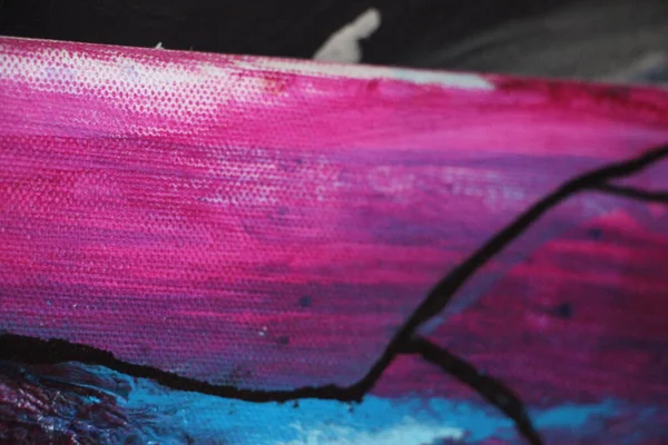 Üzerine boya sıçramış tuval. Yakından bak. 