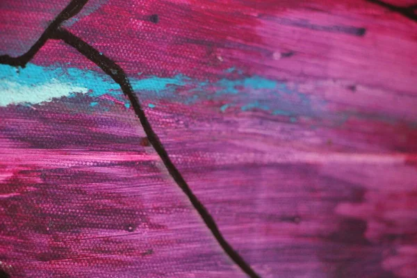 Üzerine boya sıçramış tuval. Yakından bak. 