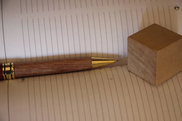 Ołówek Drewniana Kostka Notatniku — Zdjęcie stockowe