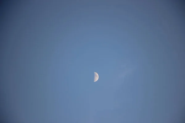 Schöner Mond Blauen Himmel — Stockfoto