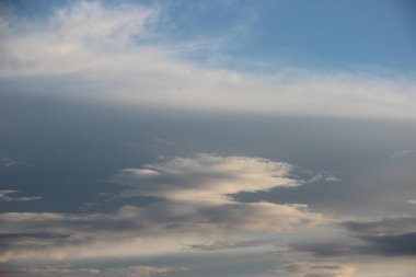 güzel bulutlu gökyüzü arkaplan görüntüsü