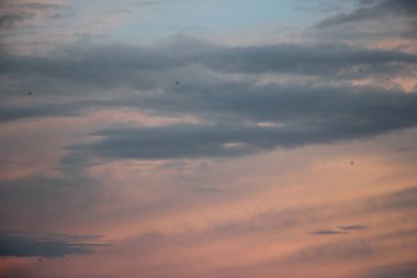 güzel bulutlu gökyüzü arkaplan görüntüsü