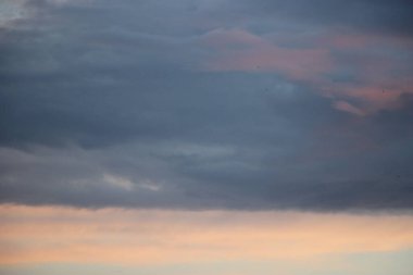 güzel bulutlu gökyüzü arkaplan görüntüsü