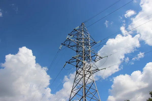 Contexto Urbano Linha Eléctrica — Fotografia de Stock