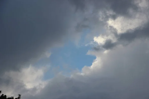 Bella Nuvoloso Cielo Sfondo Vista — Foto Stock