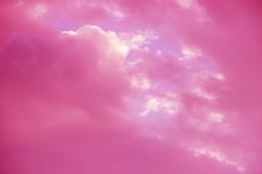 soyut pembe renkli bulutlu gökyüzü arkaplanı 