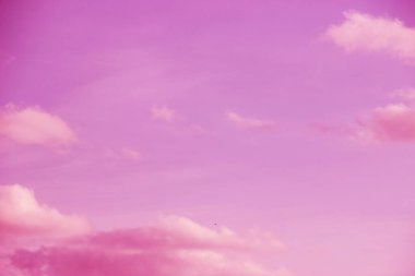 soyut pembe renkli bulutlu gökyüzü arkaplanı 
