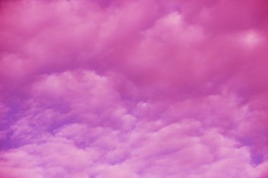 soyut pembe renkli bulutlu gökyüzü arkaplanı 