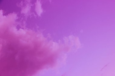 soyut pembe renkli bulutlu gökyüzü arkaplanı 