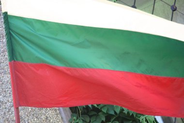 Bulgar Ulusal Bayrağı dalgalanıyor