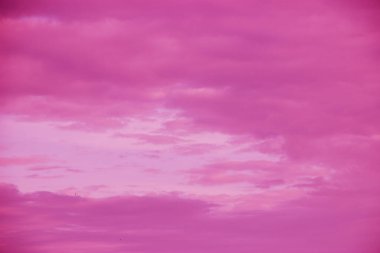 soyut pembe renkli bulutlu gökyüzü arkaplanı 