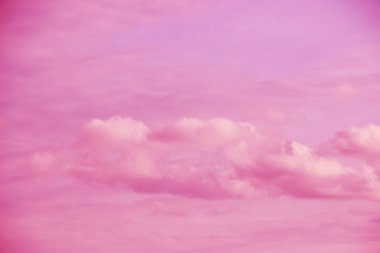 soyut pembe renkli bulutlu gökyüzü arkaplanı 