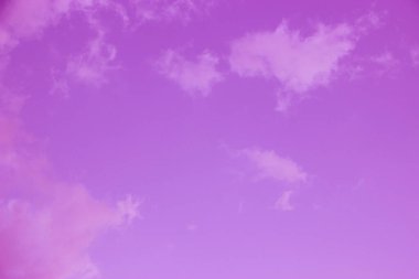 soyut pembe renkli bulutlu gökyüzü arkaplanı 
