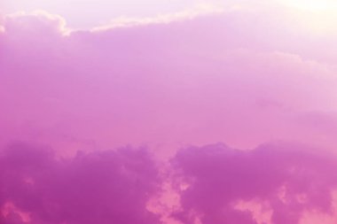 soyut pembe renkli bulutlu gökyüzü arkaplanı 