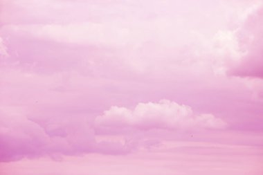 soyut pembe renkli bulutlu gökyüzü arkaplanı 