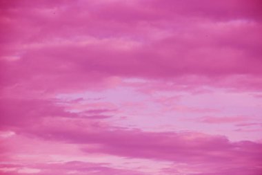 soyut pembe renkli bulutlu gökyüzü arkaplanı 