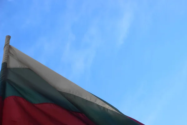 Bulgar Ulusal Bayrağı Dalgalanıyor — Stok fotoğraf