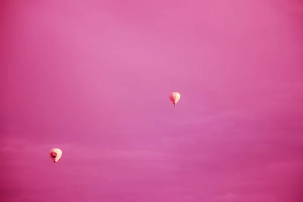 Abstrakt Rosa Färg Grumlig Himmel Med Luftballonger Bakgrund — Stockfoto