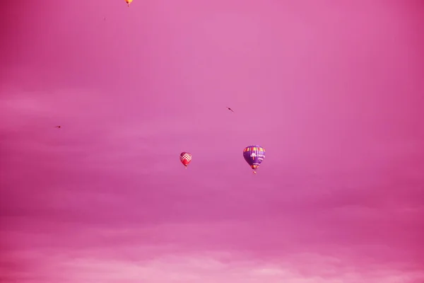 Abstract Roze Kleur Bewolkt Hemel Uitzicht Met Lucht Ballonnen Achtergrond — Stockfoto