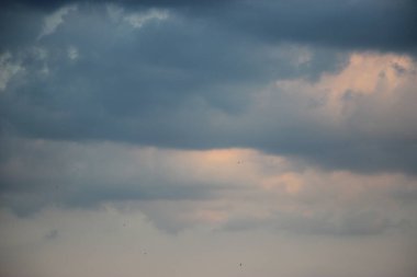 bulutlu gökyüzü arkaplan görüntüsü