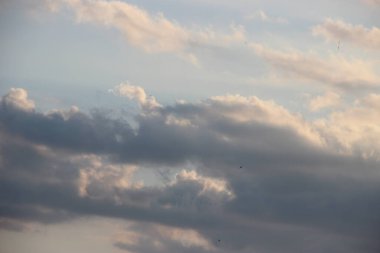 bulutlu gökyüzü arkaplan görüntüsü 