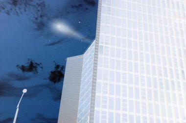 Şehir gökyüzü manzarası Ay, gezegen konsepti  