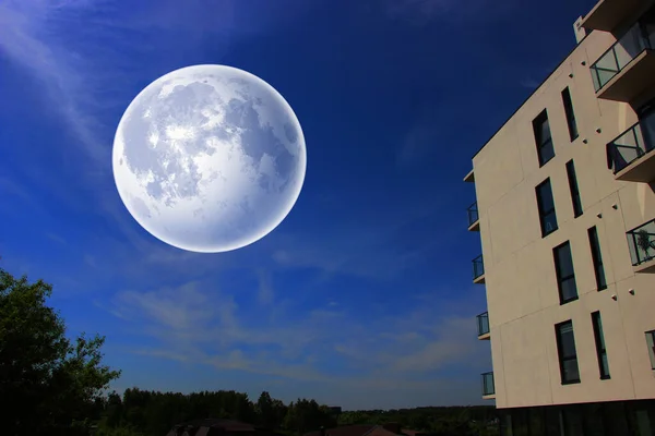Vista Del Cielo Ciudad Con Una Luna Concepto Planeta —  Fotos de Stock