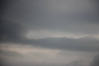 koyu bulutlu gökyüzü görünümü 