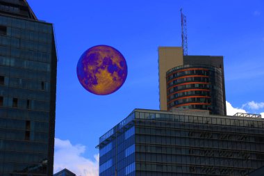 şehir konsepti, büyük aylı şehir manzarası 