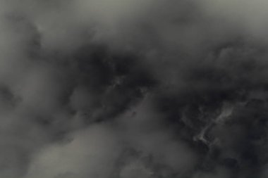 koyu bulutlu gökyüzü görünümü 