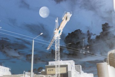 Şehir gökyüzü manzarası Ay, gezegen konsepti  