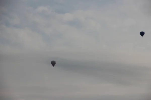 Gökyüzünde Sıcak Hava Balonu Manzarası — Stok fotoğraf