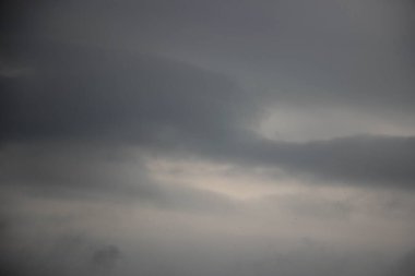 koyu bulutlu gökyüzü görünümü 