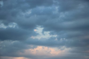 bulutlu gökyüzü arkaplan görüntüsü