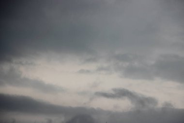 koyu bulutlu gökyüzü görünümü 