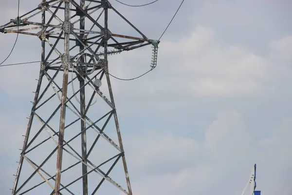 都市の概念や電力線の背景図 — ストック写真