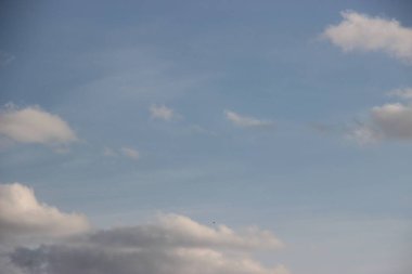 bulutlu gökyüzü arkaplan görüntüsü