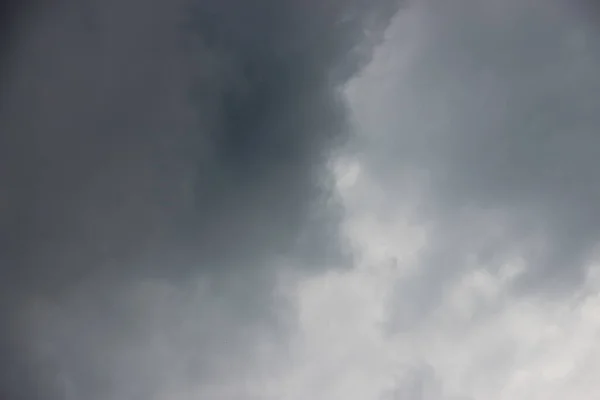 Oscuro Cielo Nublado Vista —  Fotos de Stock