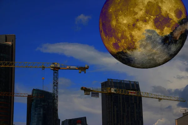 Concepto Urbano Vista Ciudad Con Luna Grande —  Fotos de Stock