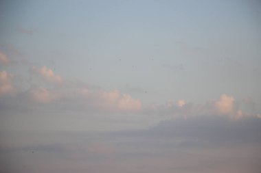 bulutlu gökyüzü arkaplan görüntüsü 