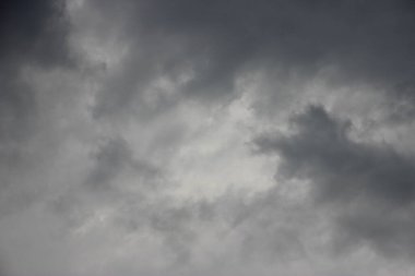 koyu bulutlu gökyüzü görünümü 