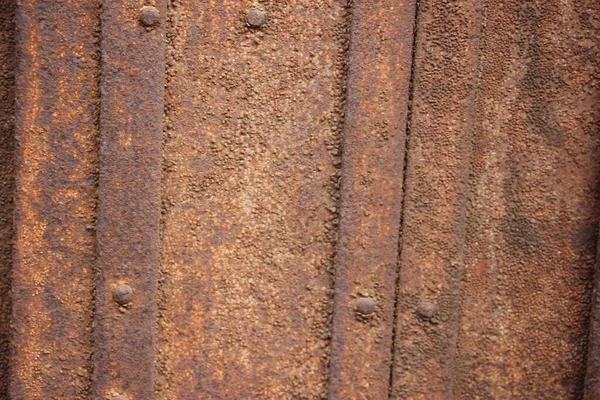 Enferrujado Metal Velho Porta Fundo Vista — Fotografia de Stock