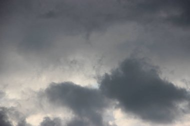 Güzel bulutlu gökyüzü manzarası 