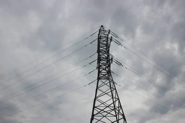 Contexto Urbano Linha Eléctrica — Fotografia de Stock