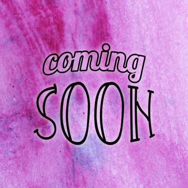 Yakında soyut suluboya tasarımı üzerine yazılacak metin su boyalı minimalist arkaplan.