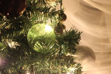 Işıklı Noel ağacı