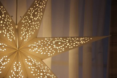 Noel süslemelerinin yakın çekimi.