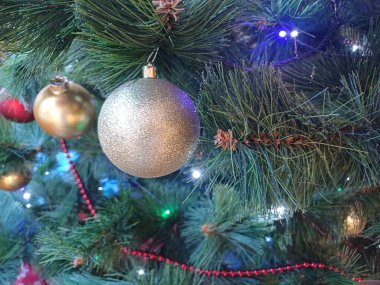 topları ile Noel ağacı