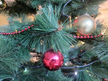 Noel ağacı süslemesi kapat