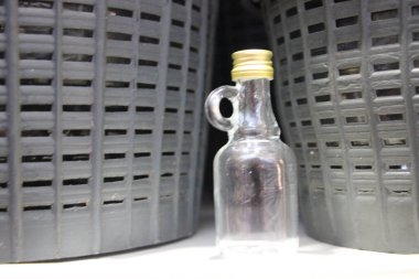 Şarap için boş şişeler